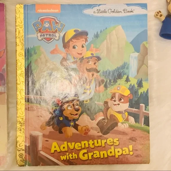 ❌SOLD❌Paw Patrol Bundle of Books & Finger Puppets - Picture 5 of 8